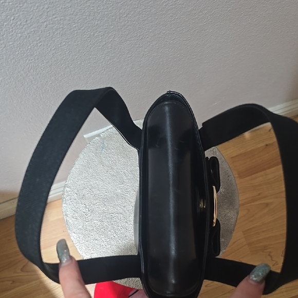 SALVATORE FERRAGAMO AUTHENTIC legant Black Bucket Bag - Picture 2 of 7